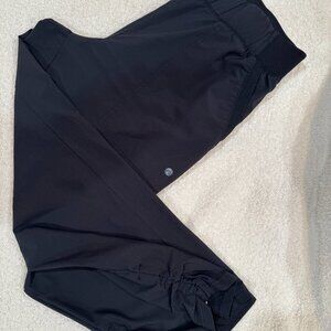 Apana Crop Lightweight Pant